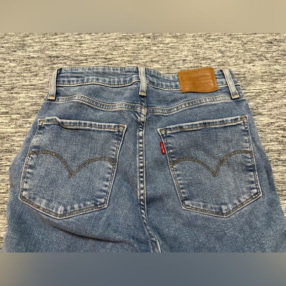Levi’s Ladies Jeans 721 High Rise Super Skinny Size 26 - Picture 2 of 5